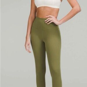 2021-Lululemon Align High-Rise Crop 23"
Bronze Green size 6